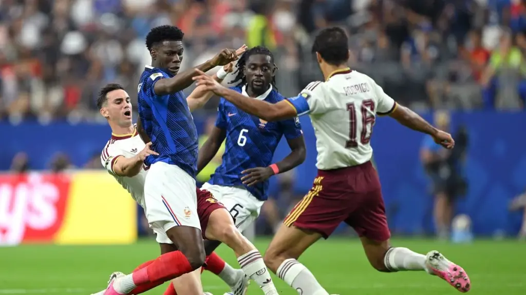 Man Utd not giving up on Aurelien Tchouameni as Red Devils make new approach for Real Madrid midfielder - Goal.com